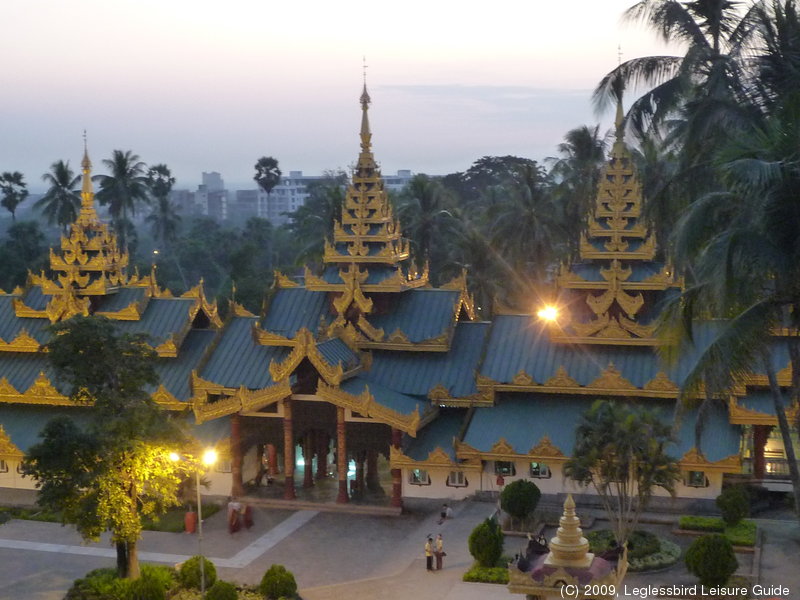 Shwedagon Pagoda07